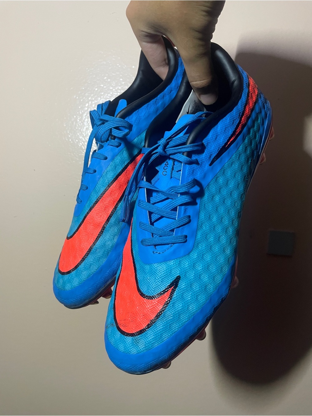 Nike Men’s Bright Blue & Red Athletic Soccer Cleats